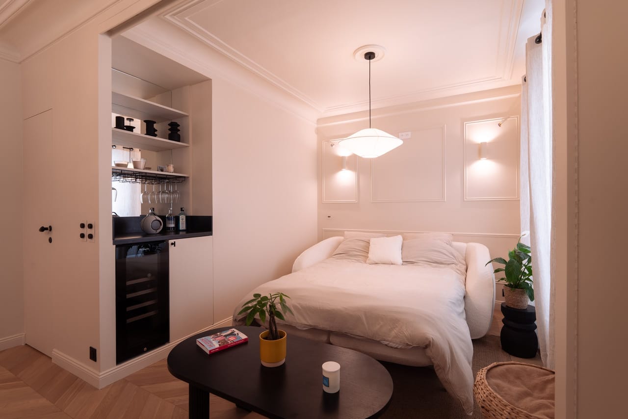 Le salon transformé en couchage d'appoint