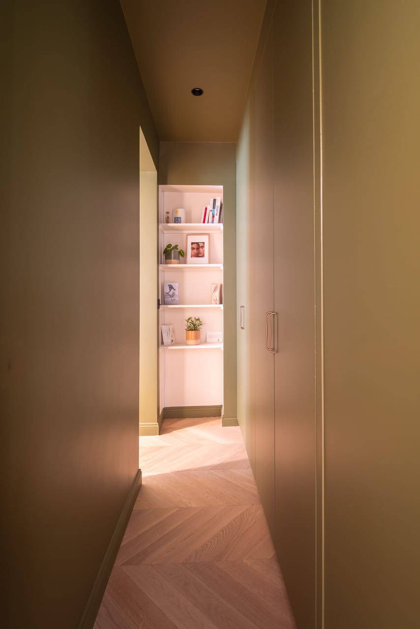 Couloir au parquet point de Hongrie
